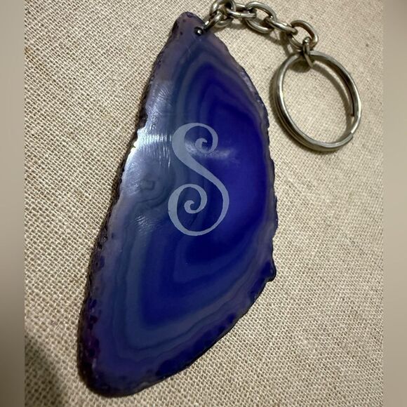Purple Agate Slice Keychain with “S” Monogram – Natural Stone Initial Charm - Picture 6 of 17